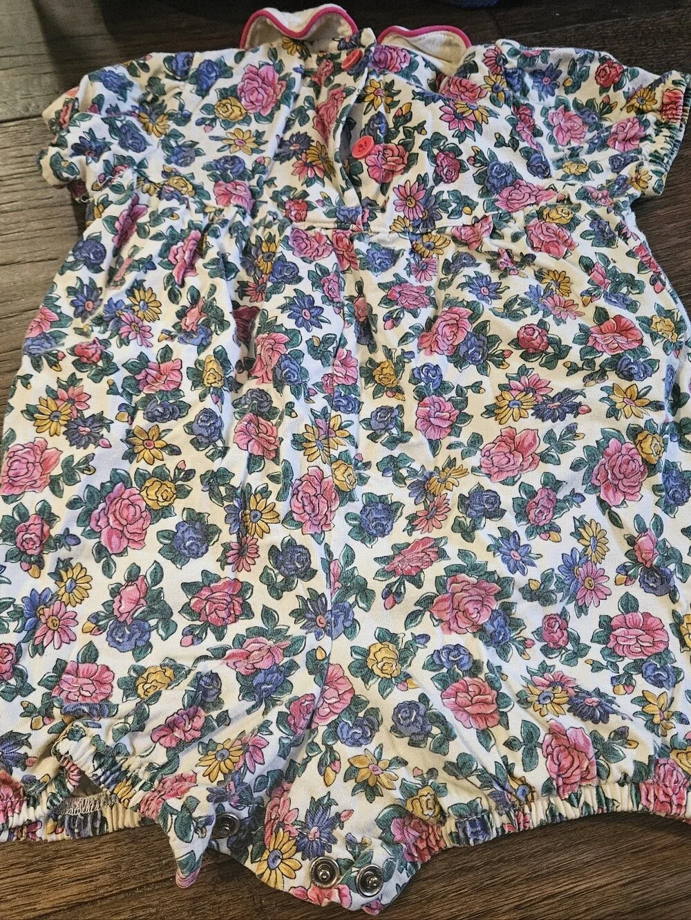 Vintage Oshkosh B’Gosh Floral Romper Bubble Peter Pan Collar sz 12 Months Used.